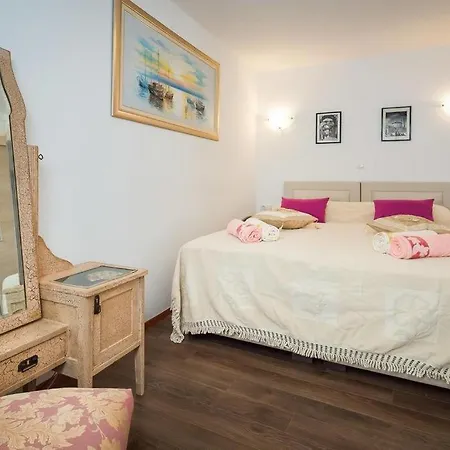 By The Sea - 13105 Lägenhet Split