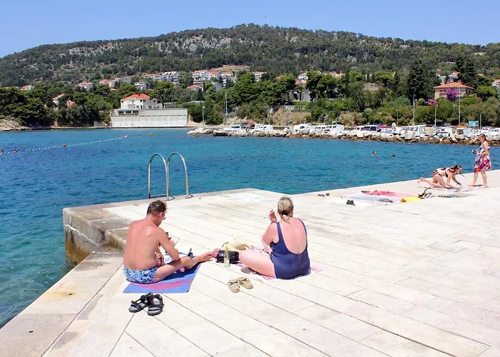 Appartement By The Sea - 13105
