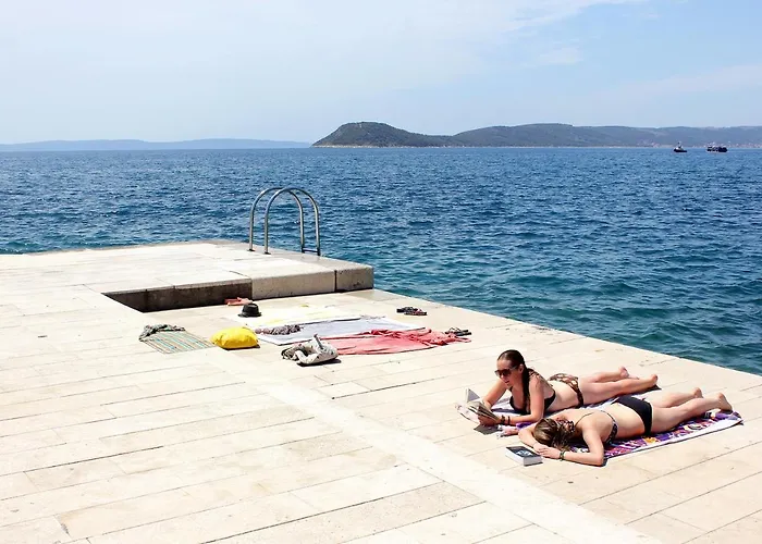 Appartement By The Sea - 13105